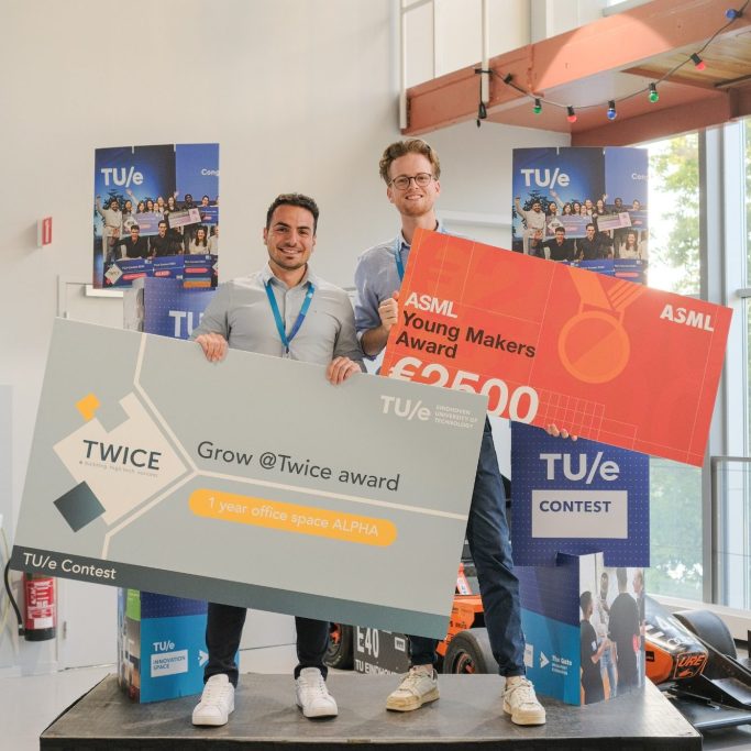 AMLX founders holding TU/e and ASML awards